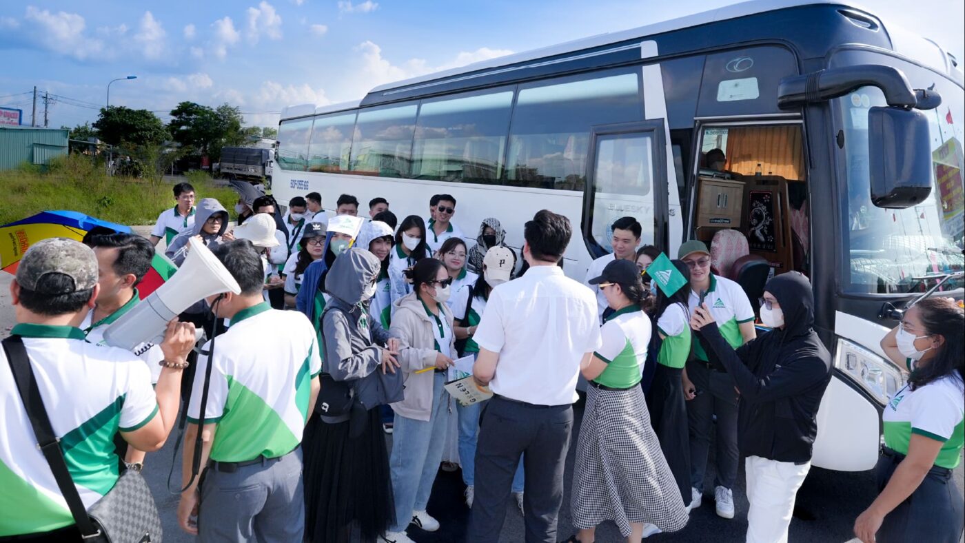 aka-homes-dung-dt823d-site-tour-vinhomes-green-city-ngang-2